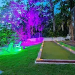 4 Rooms, Lake, Pool, Hot Tub, Putt-Putt