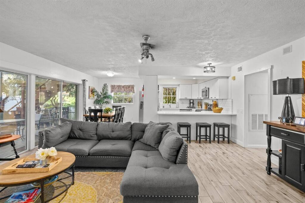 4 Rooms, Lake, Pool, Hot Tub, Putt-putt Casa de férias Orlando