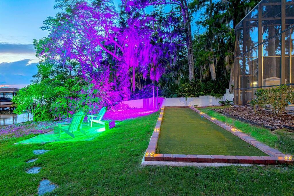 4 Rooms, Lake, Pool, Hot Tub, Putt-putt