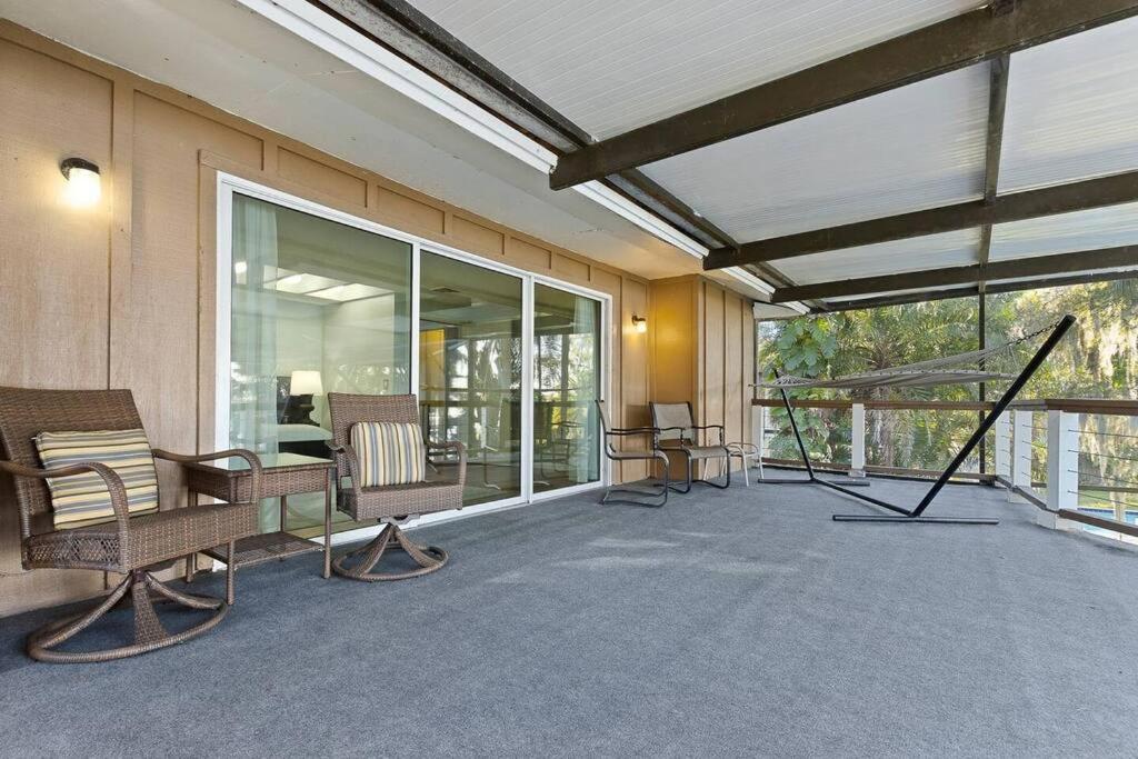 4 Rooms, Lake, Pool, Hot Tub, Putt-putt Casa de férias