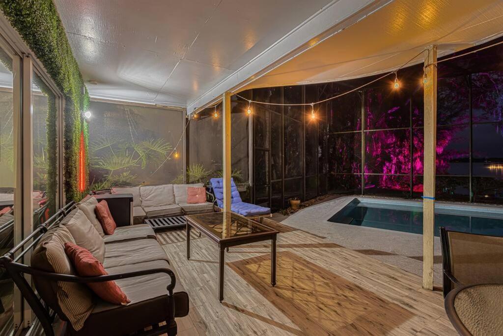 4 Rooms, Lake, Pool, Hot Tub, Putt-putt Casa de férias *