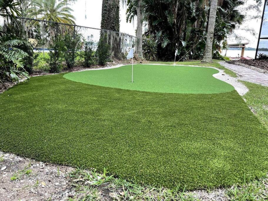 4 Rooms, Lake, Pool, Hot Tub, Putt-putt Casa de férias *